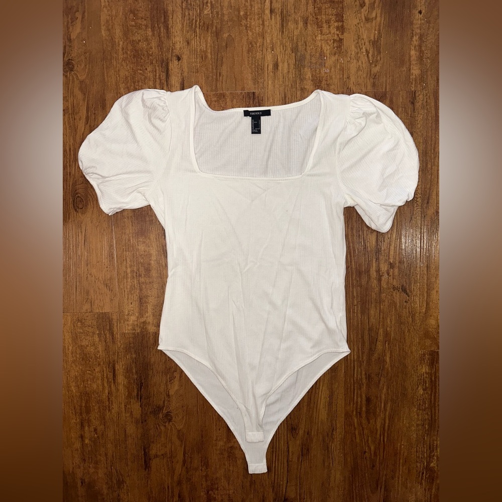 Forever 21 white bodysuit puff sleeve size large